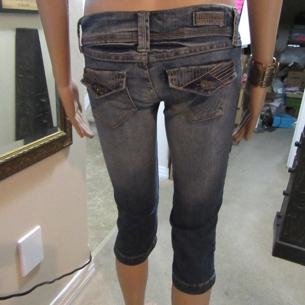 Ladies size 1 Jean  Capri -Street Wear Society